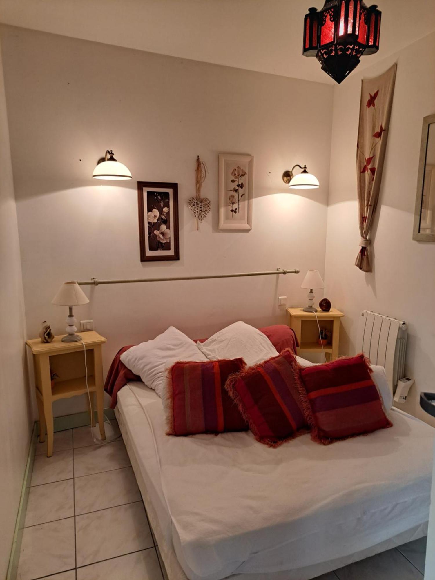 Terra-Crystal Apartment โรชฟอร์ ภายนอก รูปภาพ